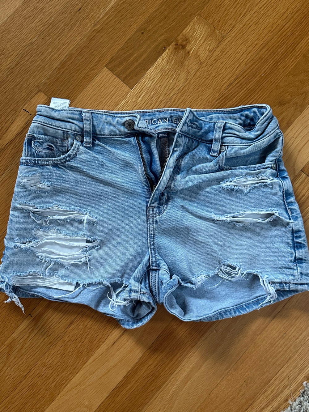 American Eagle Outfitters Light Wash Distressed Denim Shorts Strigid